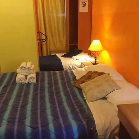 Moon House Bed & Breakfast *